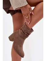Dámské kotníkové boty s nařasením na podpatku model 21713502 hnědé - S.Barski