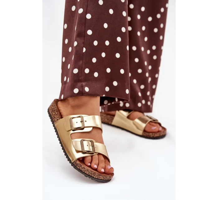 Dámské sandály na korkové platformě s přezkami zlaté model 21704305 - EVENTO Dámské sandály na korkové platformě s přezkami zlaté model 21704305 - EVENTO