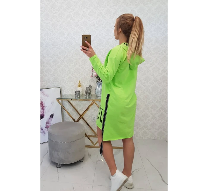 Šaty s kapucí a potiskem pistácie Šaty s kapucí a potiskem pistácie