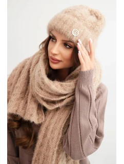 Dámská souprava čepice a šálu s proužkem s ozdobou camelový