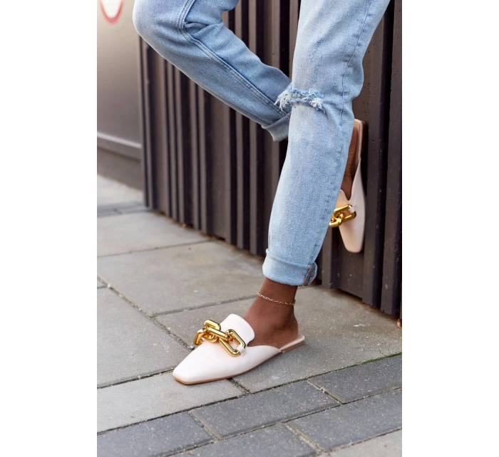 Dámské Nazouváky S řetízkem Béžové model 21549937 On Me - Boto Dámské Nazouváky S řetízkem Béžové model 21549937 On Me - Boto