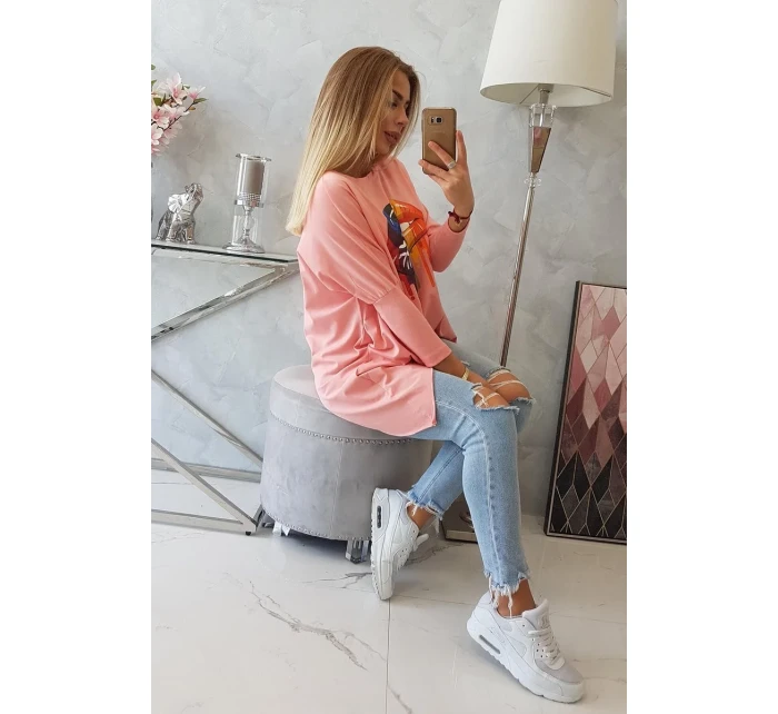 Oversize halenka s duhovým potiskem rtů v meruňkové barvě