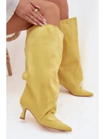 Kozačky s širokým dílem a záhyby na podpatku Žluté model 22031768 - Boto Kozačky s širokým dílem a záhyby na podpatku Žluté model 22031768 - Boto