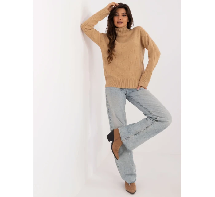 Sweter AT SW camelowy model 20459081 - FPrice Sweter AT SW camelowy model 20459081 - FPrice