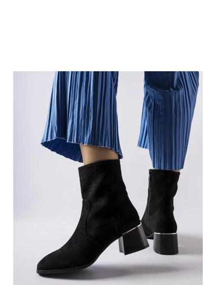 Boty na podpatku model 205871 Solea Boty na podpatku model 205871 Solea