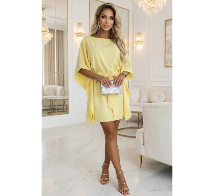 287-41 SOFIA Motýlí šaty se zavazováním v pase - pastelový citron
