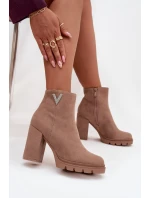 Dámské kotníkové boty s izolací na klínku s ozdobným detailem béžové Briella Dámské kotníkové boty s izolací na klínku s ozdobným detailem béžové Briella