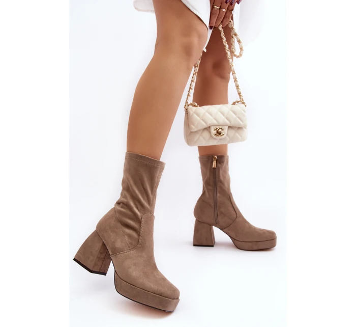 Dámské kotníkové boty na masivním podpatku a platformě tmavě béžové model 21642180 - Boto