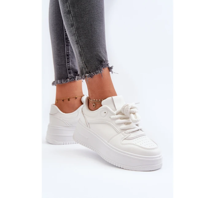 Dámská sportovní obuv na vysoké platformě bílá model 21656489 - Boto Dámská sportovní obuv na vysoké platformě bílá model 21656489 - Boto