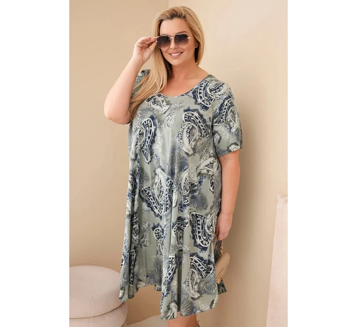 Dámské viskózové šaty Plus Size s krátkým rukávem a model 22043104 střihem khaki - K-Fashion