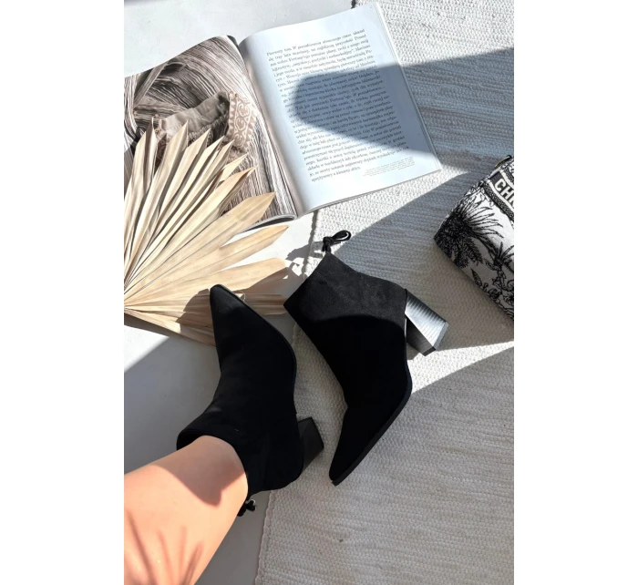 Dámské kotníkové boty na podpatku s tkaničkami černé Halisse Dámské kotníkové boty na podpatku s tkaničkami černé Halisse