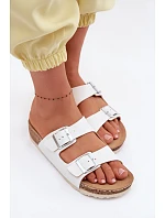 Dámské pantofle s přezkami model 22094917 Bílé - Inblu Dámské pantofle s přezkami model 22094917 Bílé - Inblu