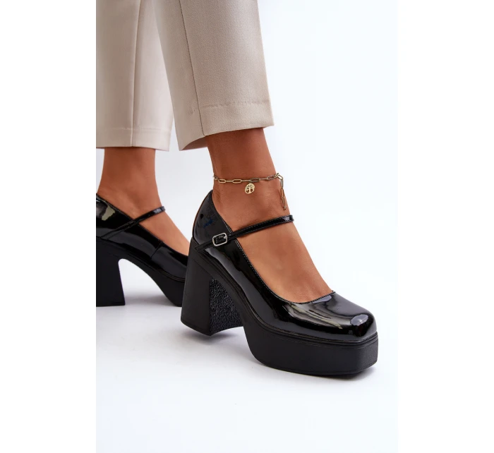 Dámské lakované polobotky na platformě a sloupku Big Star model 21653928 černé - Big Star Shoes