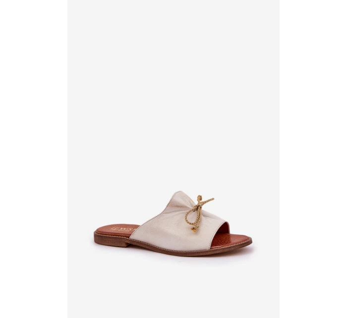 Kožené Ploché Elegantní Sandály S Mašlí Lewski Zlaté model 21684466 - Boto Kožené Ploché Elegantní Sandály S Mašlí Lewski Zlaté model 21684466 - Boto