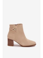 Zateplené dámské kotníkové boty na podpatku se zlatým detailem béžové model 21708228 - Boto Zateplené dámské kotníkové boty na podpatku se zlatým detailem béžové model 21708228 - Boto