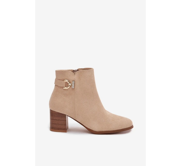 Zateplené dámské kotníkové boty na podpatku se zlatým detailem béžové model 21708228 - Boto Zateplené dámské kotníkové boty na podpatku se zlatým detailem béžové model 21708228 - Boto