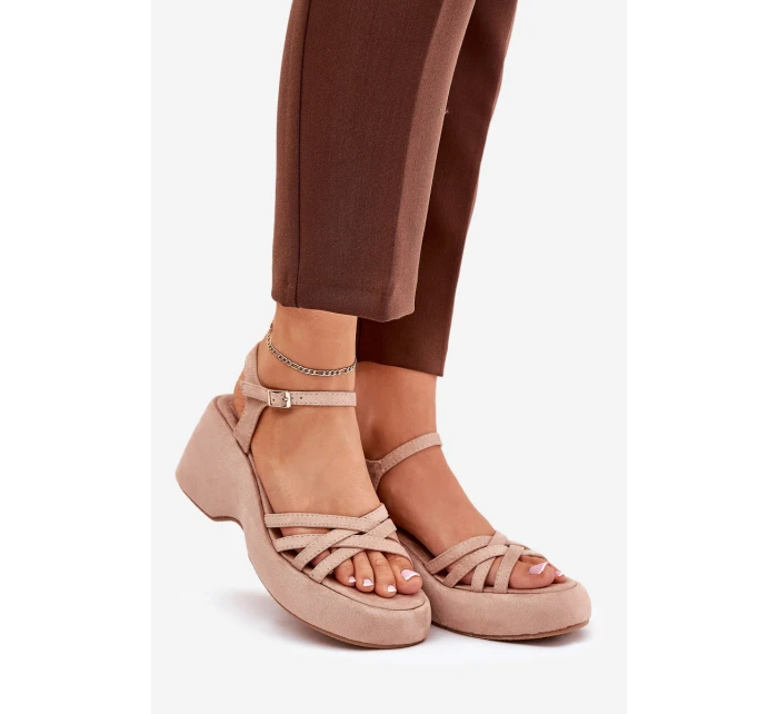 Sandály Na Platformě A Klínu Z Eko Semiše Béžové model 21687608 - Boto Sandály Na Platformě A Klínu Z Eko Semiše Béžové model 21687608 - Boto