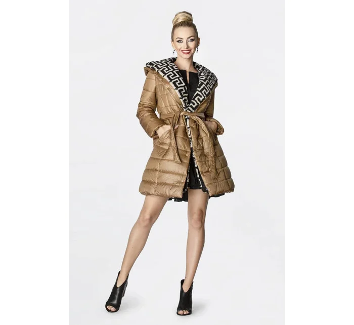 Lehká hnědá dámská zimní bunda se zateplenou kapucí (omdl-019)