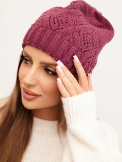 Dámská zimní čepice z vlny a s geometrickým vzorem model 21753189 tmavě fialová - K-Fashion
