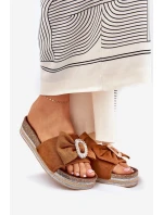 Dámské Sandály Na Platformě S Mašlí A Dekorativní Broží Hnědé Lenela Dámské Sandály Na Platformě S Mašlí A Dekorativní Broží Hnědé Lenela