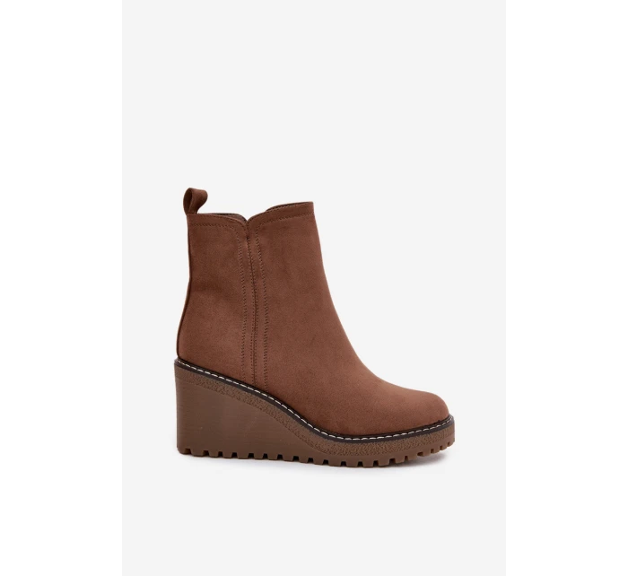 Zateplené boty na platformě z eko semiše hnědé model 21706901 - Boto Zateplené boty na platformě z eko semiše hnědé model 21706901 - Boto