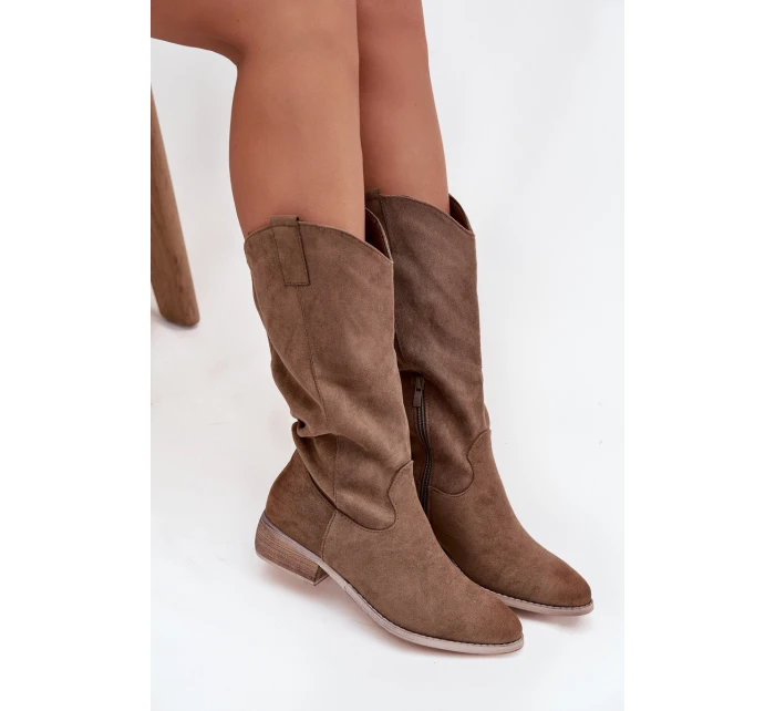 Kovbojky Na Nízkém Podpatku Z Eko Tmavě Béžové model 21747803 - Boto