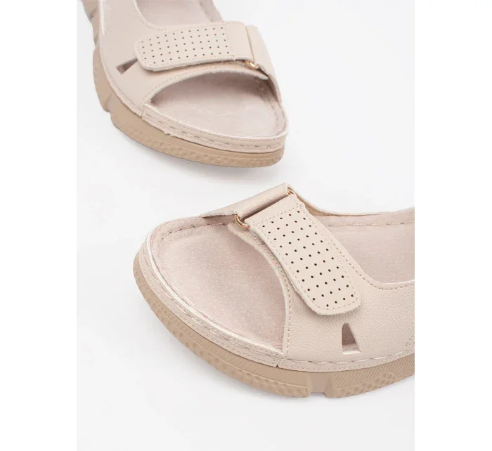 Originální hnědé dámské  sandály bez podpatku