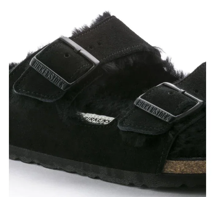 Dámské zateplené žabky s ovčí vlnou Arizona VL Black semišová kůže regular wide dámské model 20693883 - Birkenstock
