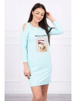 Šaty s potiskem model 18744172 v mátové barvě - K-Fashion Šaty s potiskem model 18744172 v mátové barvě - K-Fashion