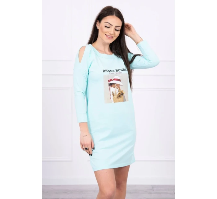 Šaty s potiskem model 18744172 v mátové barvě - K-Fashion Šaty s potiskem model 18744172 v mátové barvě - K-Fashion