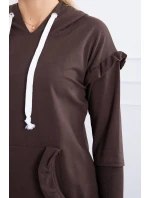 Šaty s ozdobnými volánky a kapucí v hnědé barvě Šaty s ozdobnými volánky a kapucí v hnědé barvě