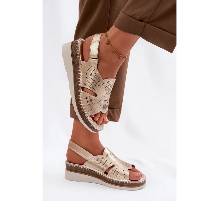 Kožené sandály na platformě model 22101270 Zlaté - S.Barski Kožené sandály na platformě model 22101270 Zlaté - S.Barski