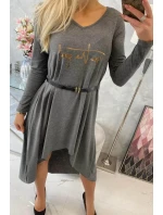 Šaty s ozdobným páskem a nápisem graphite Šaty s ozdobným páskem a nápisem graphite