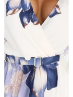 Vzdušné midi šaty s obálkovým výstřihem a velkým květinovým vzorem v model 21819836 - numoco basic Vzdušné midi šaty s obálkovým výstřihem a velkým květinovým vzorem v model 21819836 - numoco basic