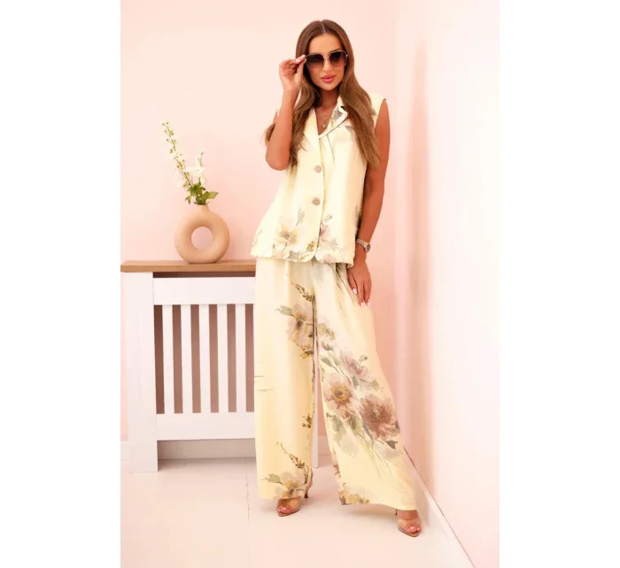 Dámský komplet z viskózy, vestu a kalhoty květinové žlutý Dámský komplet z viskózy, vestu a kalhoty květinové žlutý