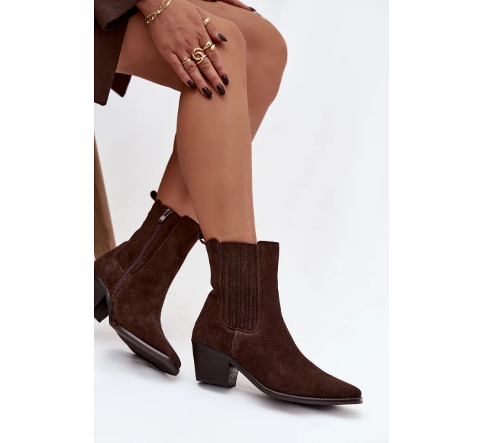 Semišové dámské boty na podpatku zateplené hnědé model 21747763 - Boto Semišové dámské boty na podpatku zateplené hnědé model 21747763 - Boto