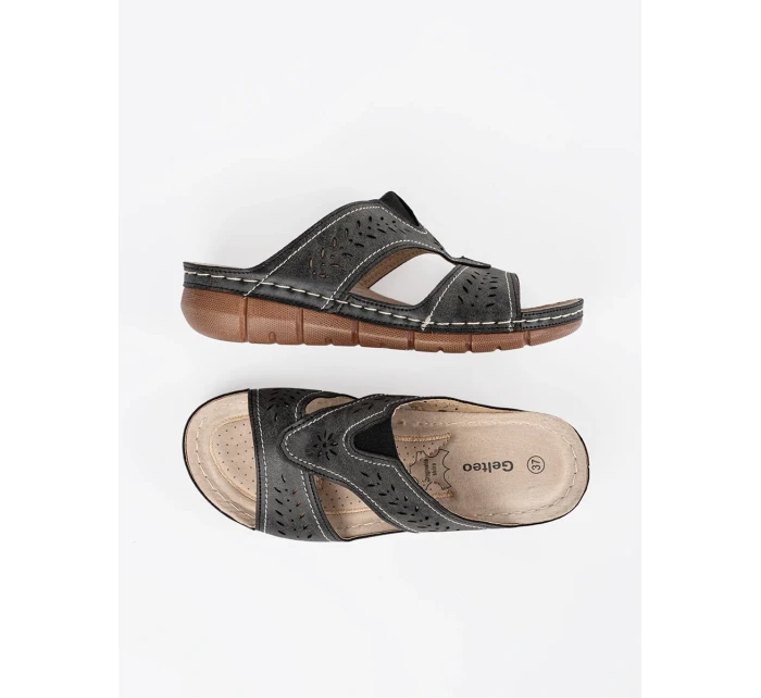 Luxusní dámské nazouváky černé na klínku Luxusní dámské nazouváky černé na klínku