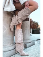 Dámské zateplené kozačky na jehlovém podpatku Mavella – béžové, eko semiš Dámské zateplené kozačky na jehlovém podpatku Mavella – béžové, eko semiš