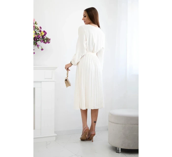 Šaty se lemem světle béžová model 21908583 - K-Fashion Šaty se lemem světle béžová model 21908583 - K-Fashion