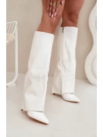 Zateplené kozačky na jehlovém podpatku s ohrnutým svrškem bílé model 21704872 - Boto Zateplené kozačky na jehlovém podpatku s ohrnutým svrškem bílé model 21704872 - Boto