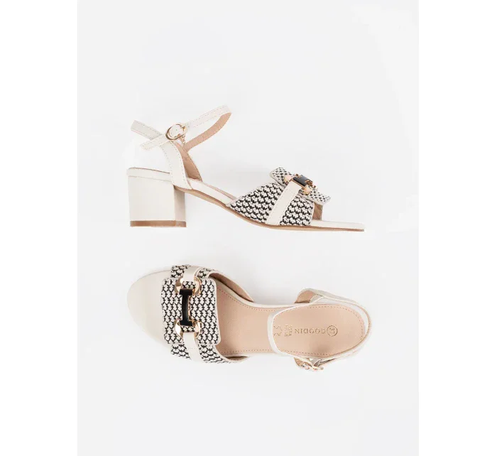 Luxusní sandály bílé dámské na širokém podpatku Luxusní sandály bílé dámské na širokém podpatku