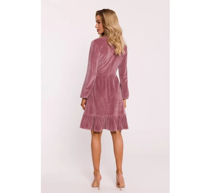 Sametové šaty s výstřihem do V růžové model 20555701 - Moe Sametové šaty s výstřihem do V růžové model 20555701 - Moe