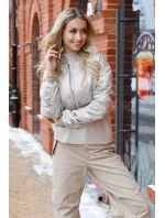 Krátká béžová dámská bunda typu bomber model 18117131 - Ann Gissy Krátká béžová dámská bunda typu bomber model 18117131 - Ann Gissy