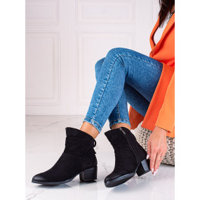 Trendy černé  kotníčkové boty dámské na širokém podpatku