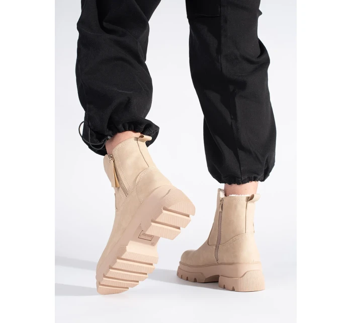 Jedinečné hnědé kotníčkové boty dámské na plochém podpatku Jedinečné hnědé kotníčkové boty dámské na plochém podpatku