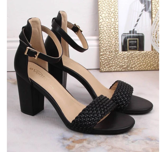 Sandały na słupku eVento W 5945 czarne