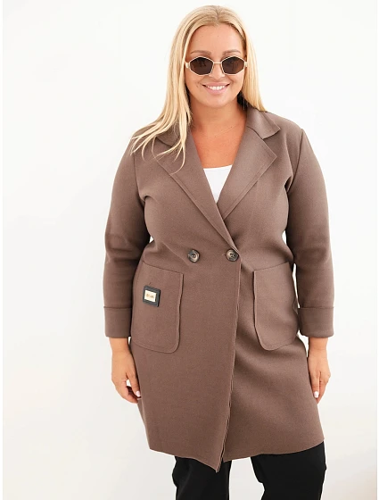 Dámský elegantní kabát Plus Size s límcem a velkými kapsami fango Dámský elegantní kabát Plus Size s límcem a velkými kapsami fango
