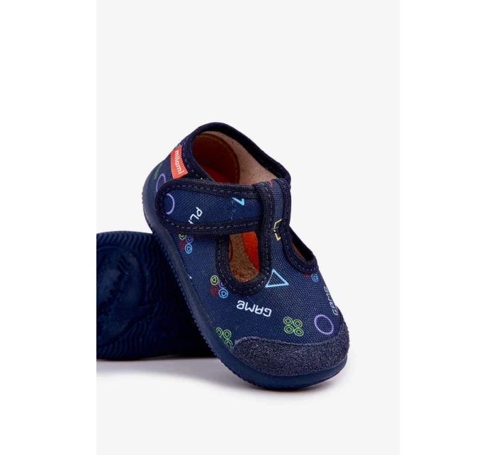 Dětské elastické papuče na suchý zip – tmavě modré Ambette Dětské elastické papuče na suchý zip – tmavě modré Ambette
