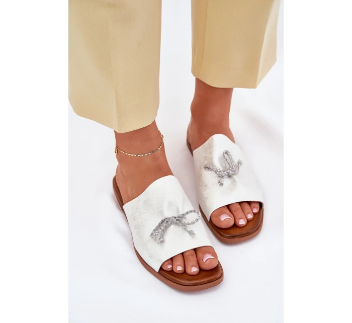 Dámské sandály na plochém podpatku se vázáním stříbrné model 21701710 - EVENTO