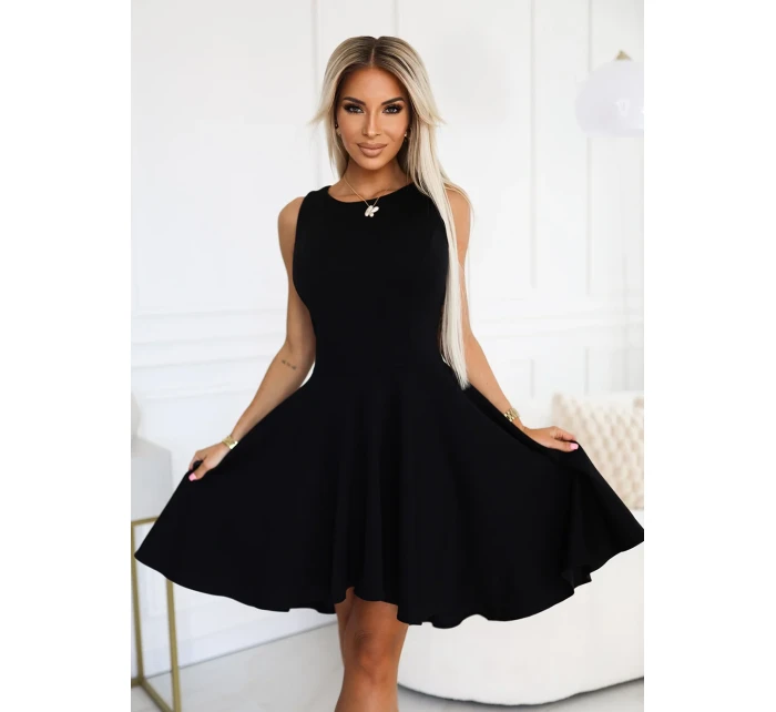 575-1 Jedinečné šaty s delšími zády - ČERNÉ 575-1 Jedinečné šaty s delšími zády - ČERNÉ